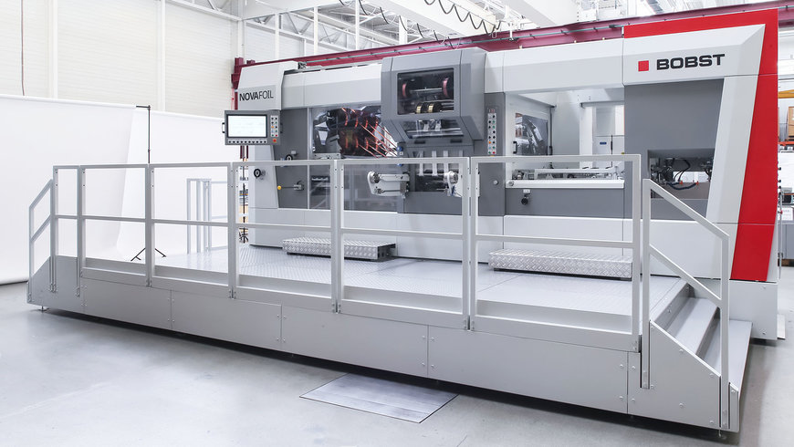 MIT DER NOVAFOIL 106 BRINGT BOBST EINE NEUE MASCHINE FÜR DEN HOCHWERTIGEN PRÄGEFOLIENDRUCK IN UND QUER ZUR LAUFRICHTUNG AUF DEN MARKT